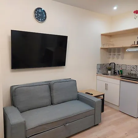 25m2 Rez De Chaussee, Ground Floor Apartment