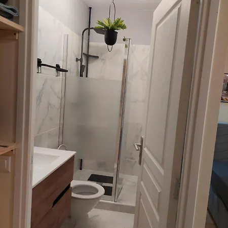 Apartment 25m2 Rez De Chaussee, Ground Floor *